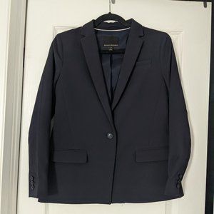 Single-breasted navy blazer (size 4)